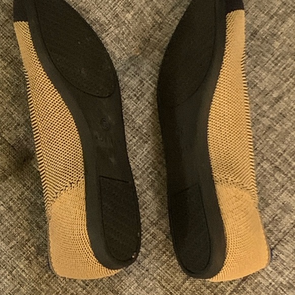 W6 ROTHY’S Dune Cap-Toe Pointed Flats: Tan and Blue - Picture 5 of 8